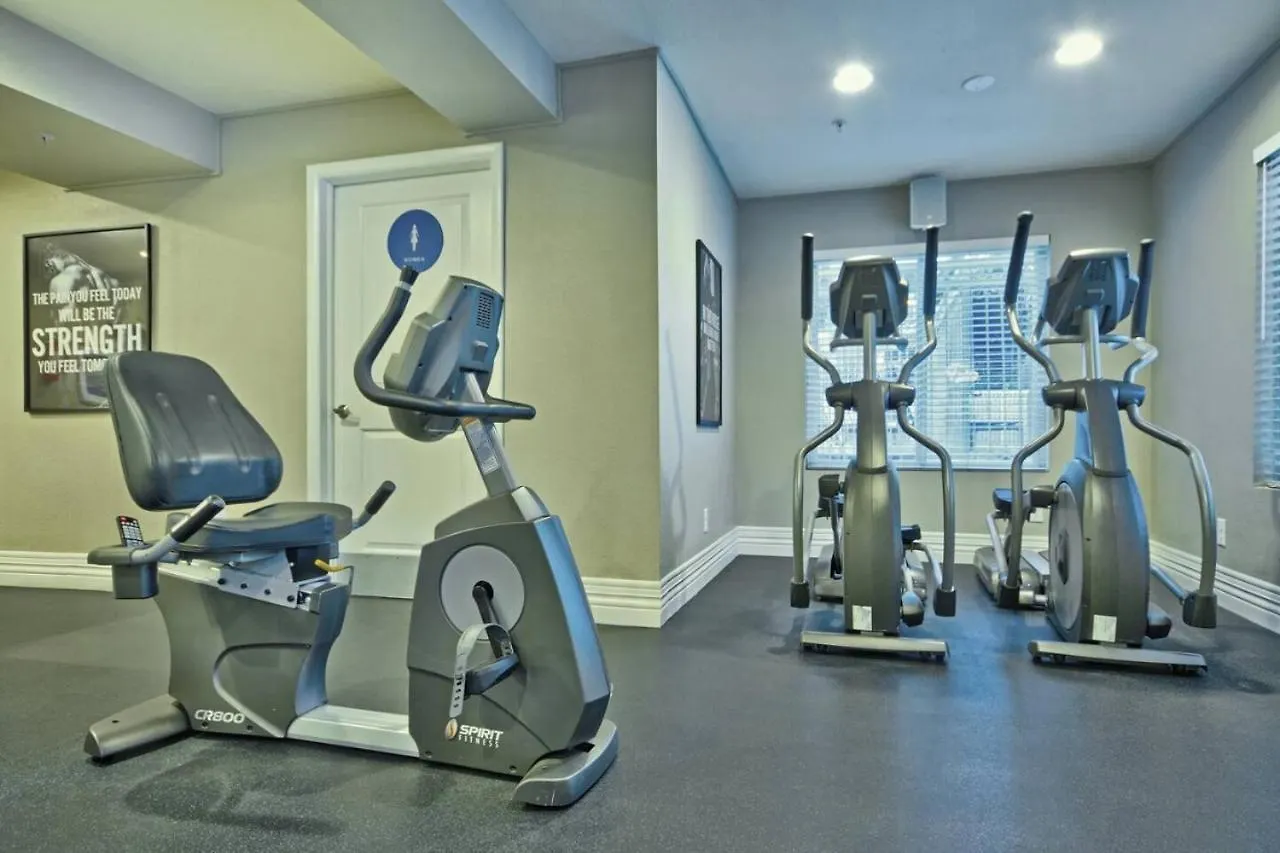 Beautiful Hotel In Desert Rose Resort - 2Bd Sleeps Las Vegas United States